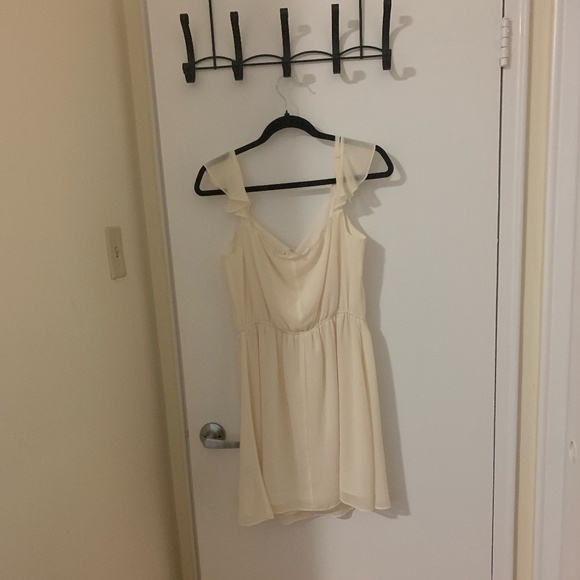 Guess Cream Dress - Picture 2 of 2
